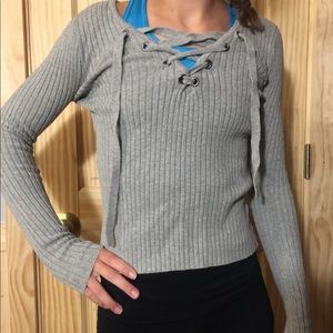 Hollister Cross tie sweater